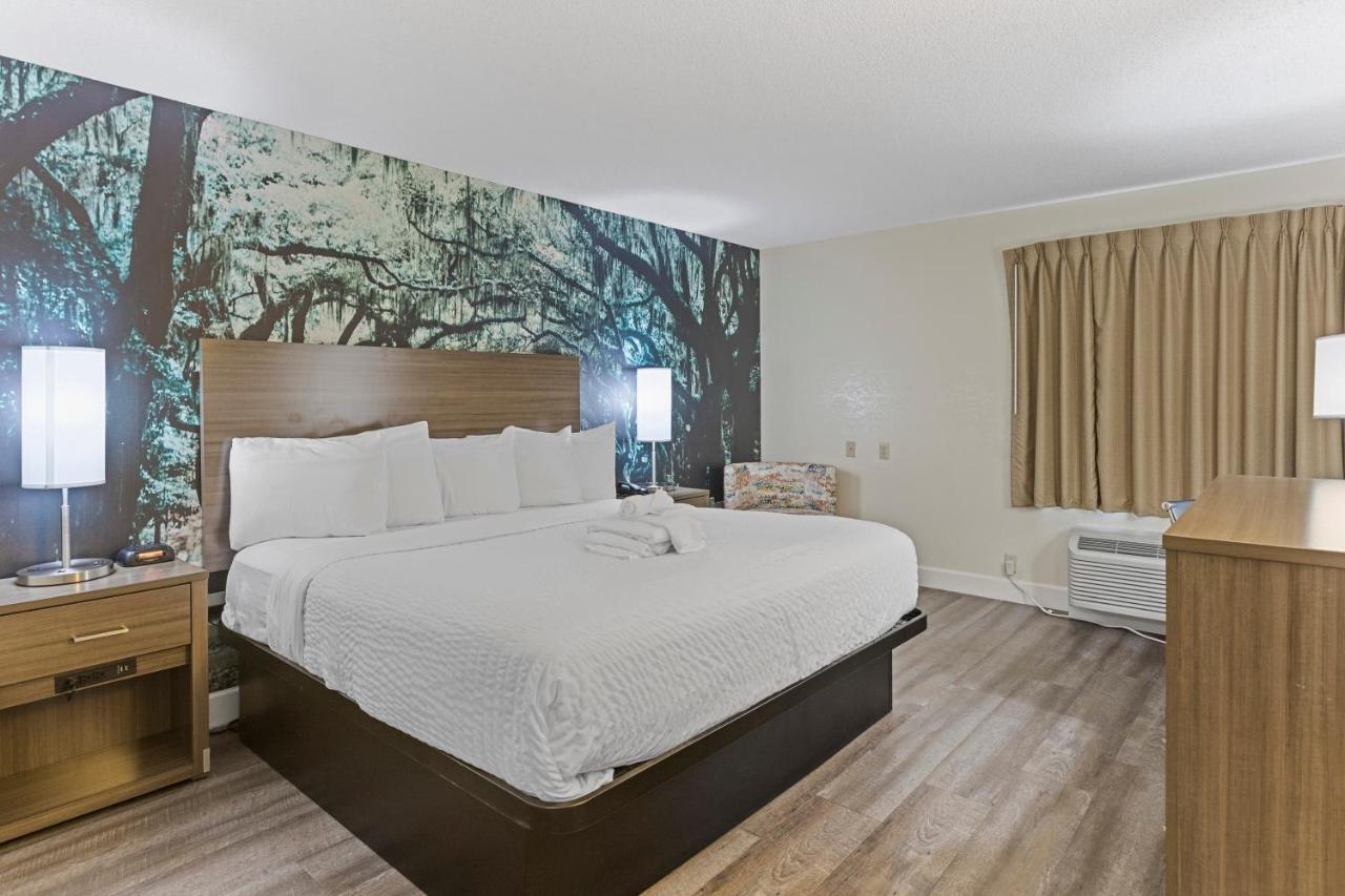 Clarion Pointe Savannah Gateway I-95 Buitenkant foto